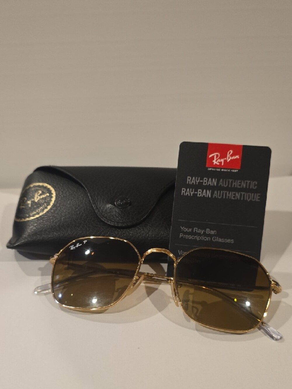 Ray-Ban Gold Frame Sunglasses Ray-Ban RB3694 JIM
SKU: 1519052